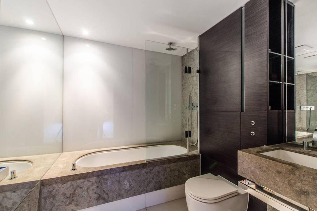לונדון Skyview Waterside City Luxury Apartment מראה חיצוני תמונה
