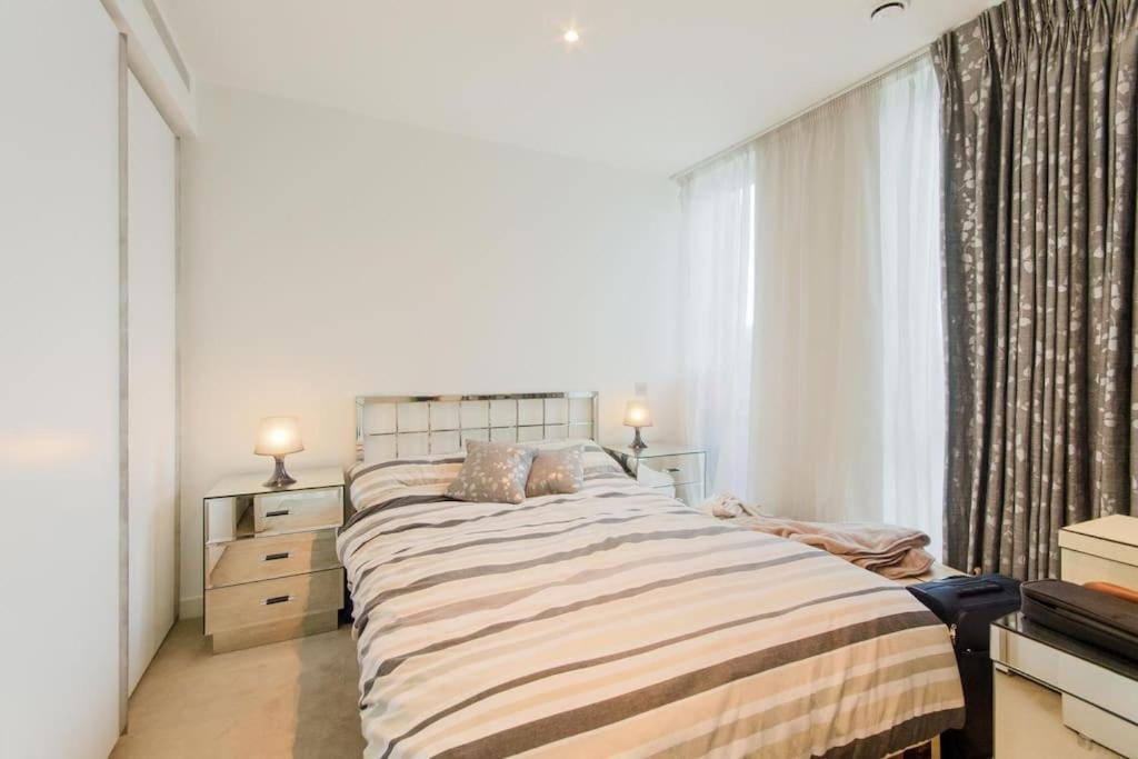 לונדון Skyview Waterside City Luxury Apartment מראה חיצוני תמונה